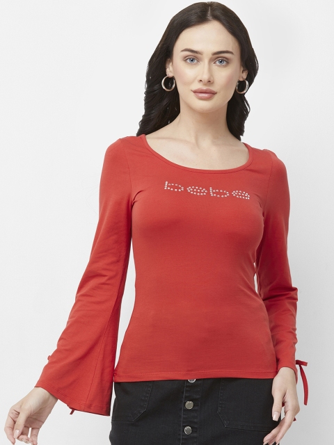 

bebe Women Red Printed Scoop Neck T-shirt