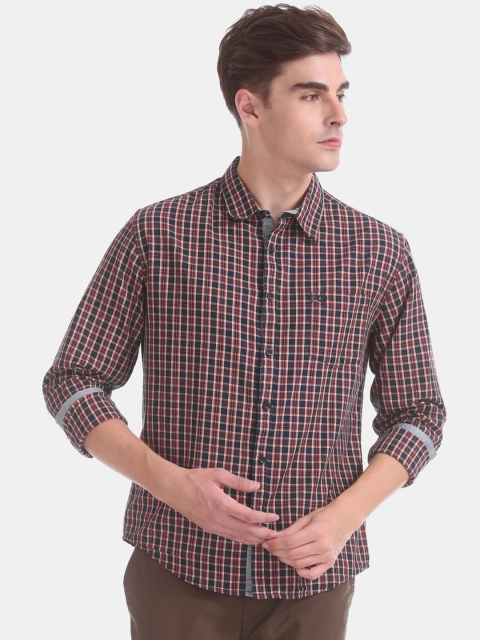 

Ruggers Men Red & Navy Blue Slim Fit Checked Casual Shirt