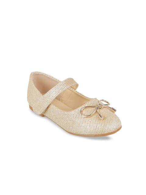 

Mochi Girls Gold-Toned Textured Ballerinas