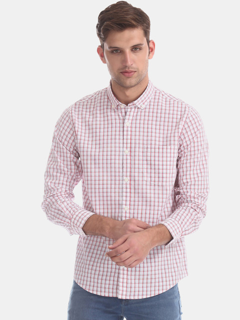 

Ruggers Men White & Pink Regular Fit Checked Casual Shirt