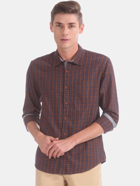 

Ruggers Men Brown & Navy Blue Slim Fit Checked Casual Shirt