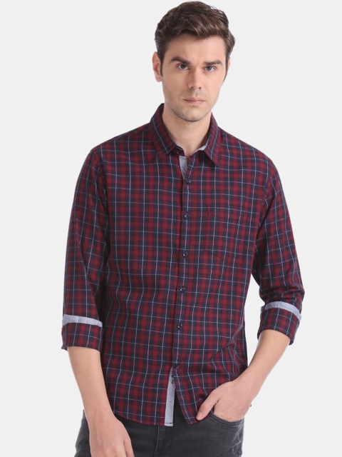 

Ruggers Men Red & Navy Blue Slim Fit Checked Casual Shirt