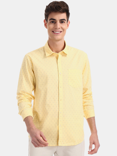 

Ruggers Men Yellow Regular Fit Printed Casual Shirt