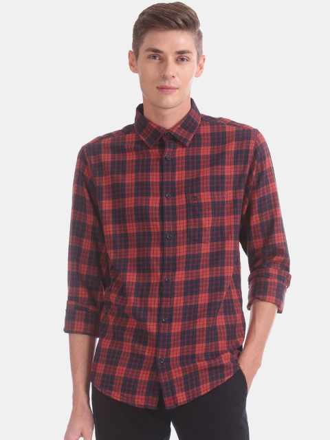

Ruggers Men Red & Navy Blue Slim Fit Checked Casual Shirt