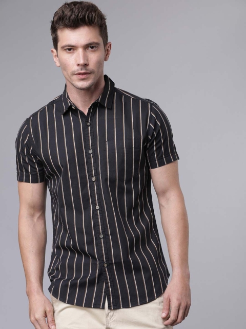 

HIGHLANDER Men Black & Beige Slim Fit Striped Casual Shirt