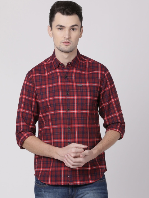 

Toss Winner Men Red & Blue Regular Fit Checked Casual Shirt