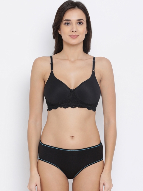

Clovia Women Black Solid Non-Padded T-shirt Bra & Hipster Lingerie Set COMBBP90832B