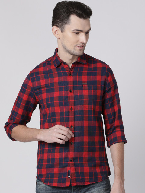 

Toss Winner Men Red & Navy Blue Regular Fit Checked Casual Shirt