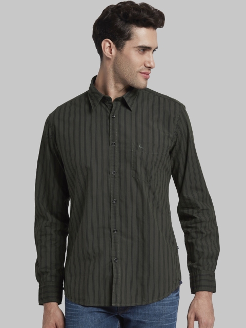 

Parx Men Green Slim Fit Striped Casual Shirt