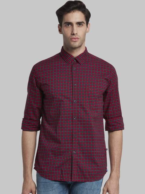 

Parx Men Red & Navy Blue Slim Fit Checked Casual Shirt