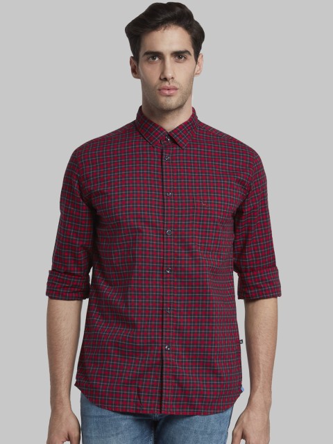 

Parx Men Red Slim Fit Checked Casual Shirt