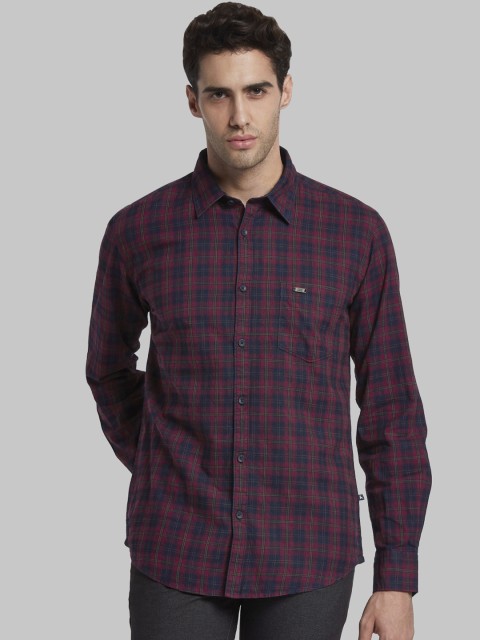 

Parx Men Maroon & Navy Blue Slim Fit Checked Casual Shirt