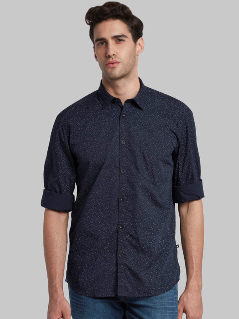 

Parx Men Navy Blue & Off-White Slim Fit Printed Casual Shirt