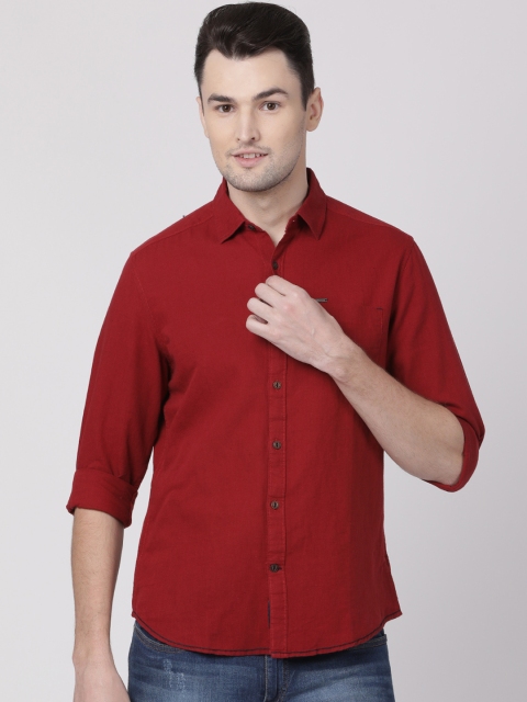 

Toss Winner Men Red Slim Fit Solid Casual Shirt