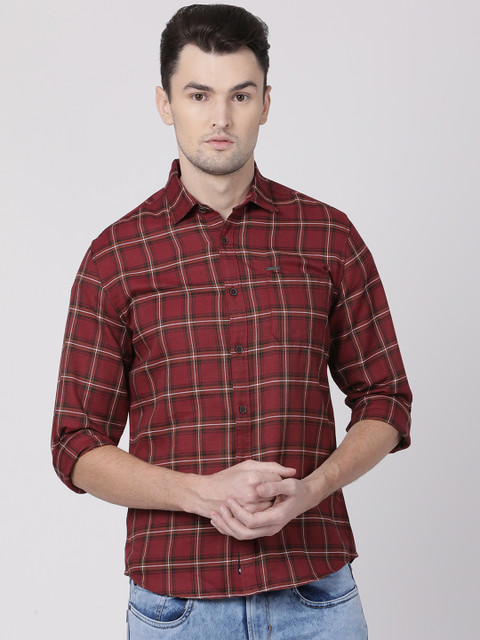

Toss Winner Men Red & Brown Regular Fit Checked Casual Shirt