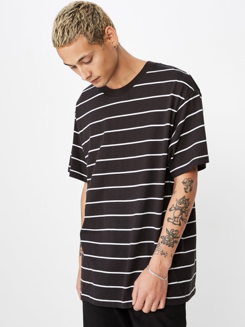 

COTTON ON Men Black Striped Round Neck T-shirt