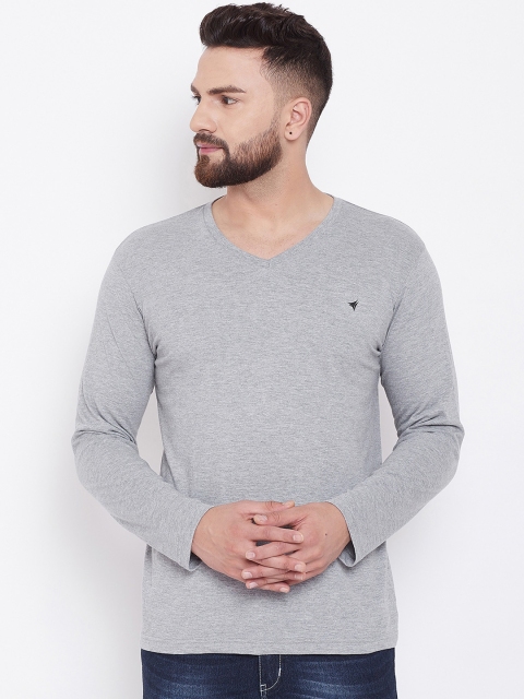 

NEVA Men Grey Solid V-Neck Slim Fit T-shirt