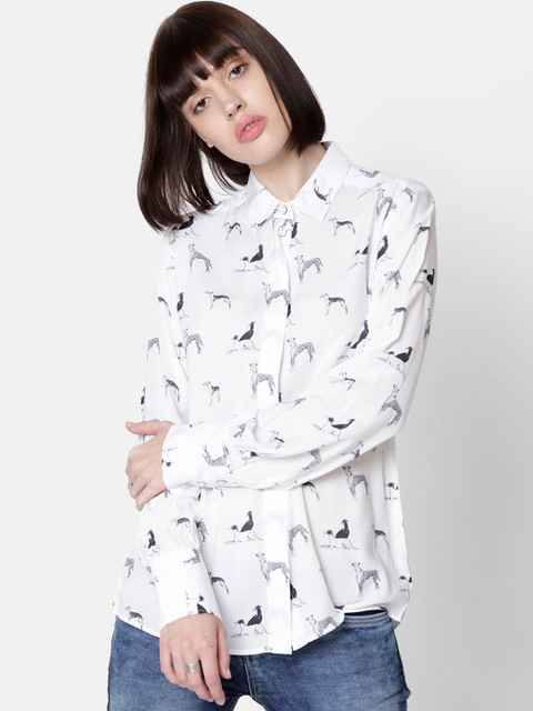 

Double Two Women White Standard Regular Fit Printed Casual Shirt