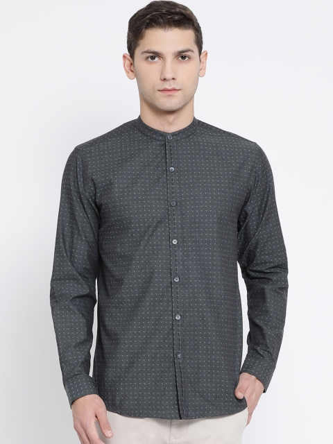 

SWISS MILITARY Men Charcoal Grey Slim Fit Printed Casual Shirt
