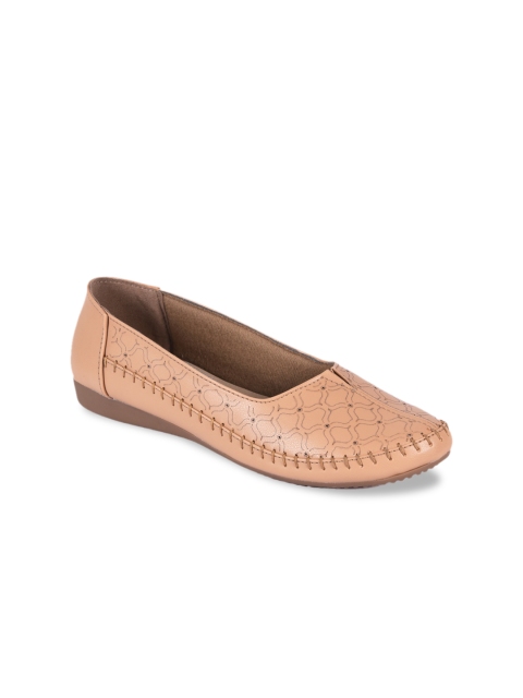 

meriggiare Women Beige Textured Ballerinas