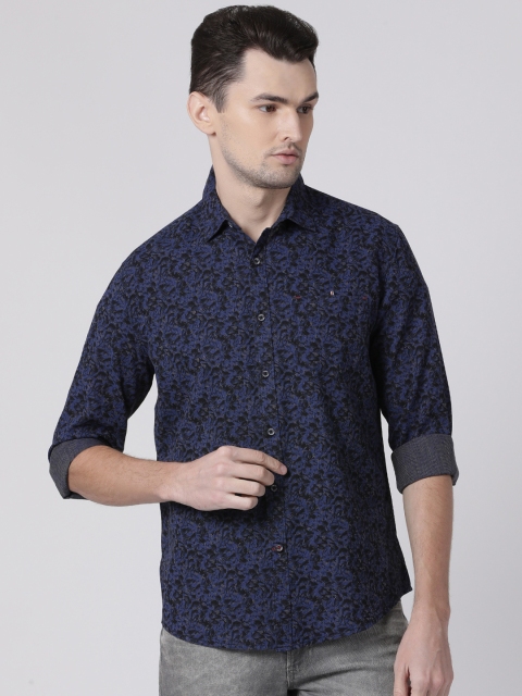 

Toss Winner Men Blue Regular Fit Printed Casual Shirt