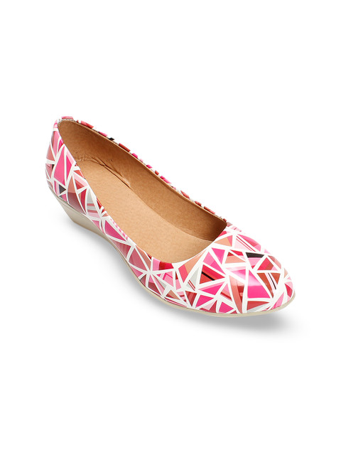 

meriggiare Women Pink & White Printed Wedge Heel Pumps