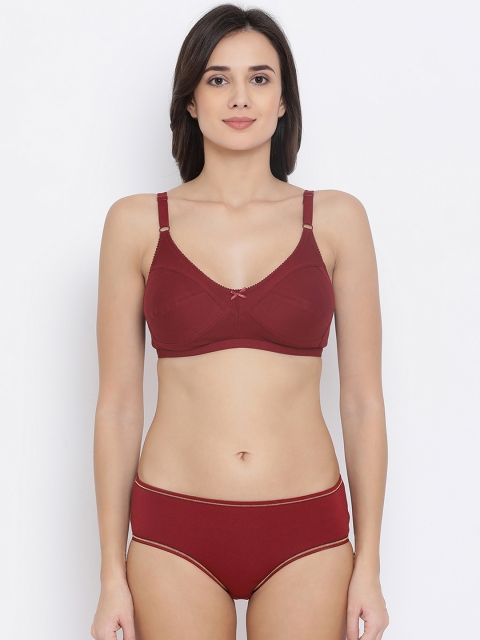 

Clovia Women Maroon Solid Lingerie Set COMBBP28332B