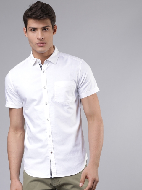 

LOCOMOTIVE Men White Slim Fit Solid Casual Shirt