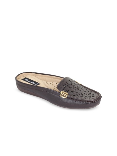 

Bruno Manetti Women Coffee Brown Solid Ballerinas