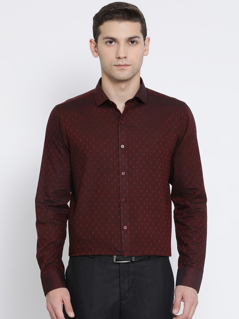 

SWISS MILITARY Men Maroon & Black Slim Fit Self Design Formal Shirt