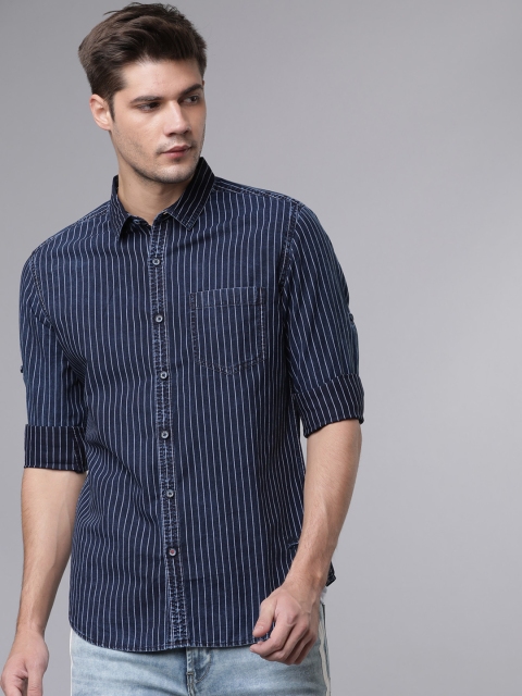 

Ecko Unltd Men Blue & White Slim Fit Striped Casual Shirt