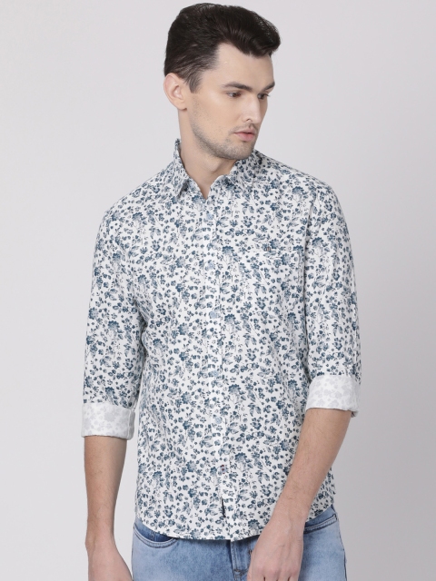 

Toss Winner Men White Regular Fit Printed Casual Shirt