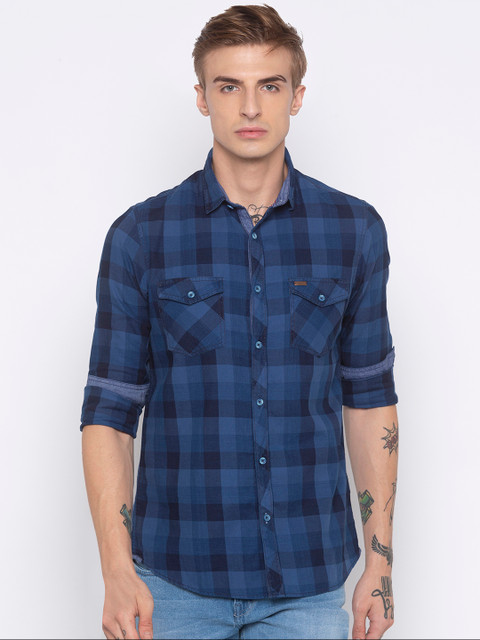 

Globus Men Blue Regular Fit Checked Casual Shirt