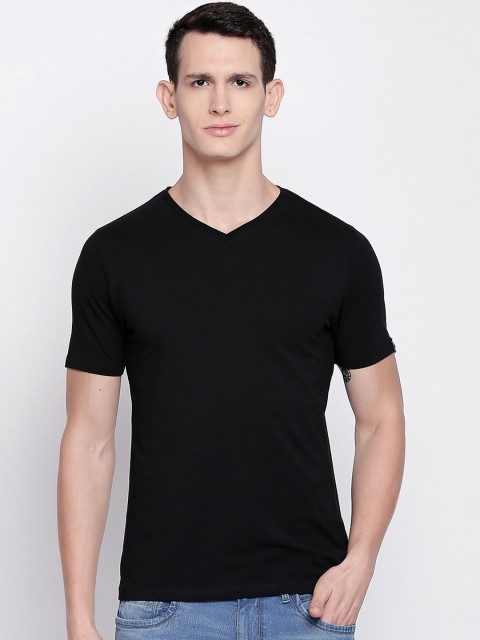 

Basics Men Black Solid V-Neck T-shirt
