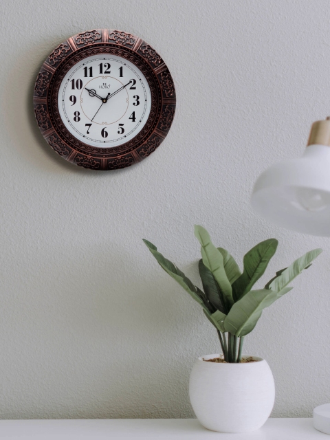 

Horo White Handcrafted Geometric Solid 35 cm Analogue Wall Clock