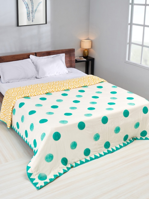 

Chumbak Off-White & Green Geometric Heavy Winter 210 GSM Double Bed Quilt