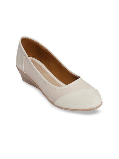 

meriggiare Women Cream-Coloured Solid Pumps