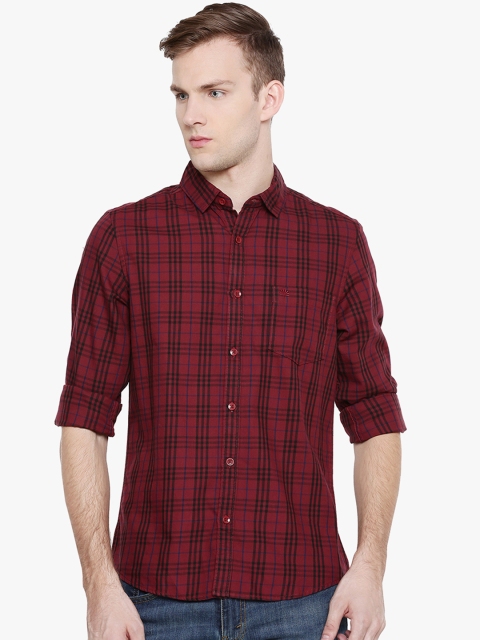 

Chennis Men Red & Black Slim Fit Checked Casual Shirt