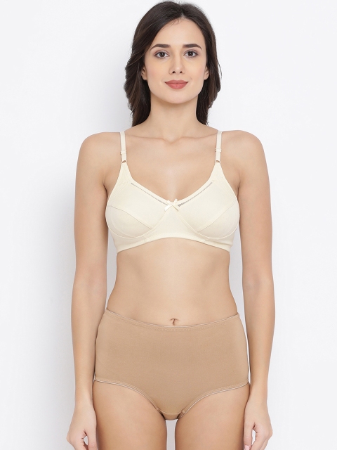 

Clovia Women Nude-Coloured & Cream-Coloured Solid Lingerie Set COMBBP46932B