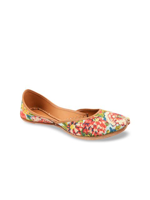 

DESI COLOUR Women Multicoloured Printed Leather Mojaris, Multi