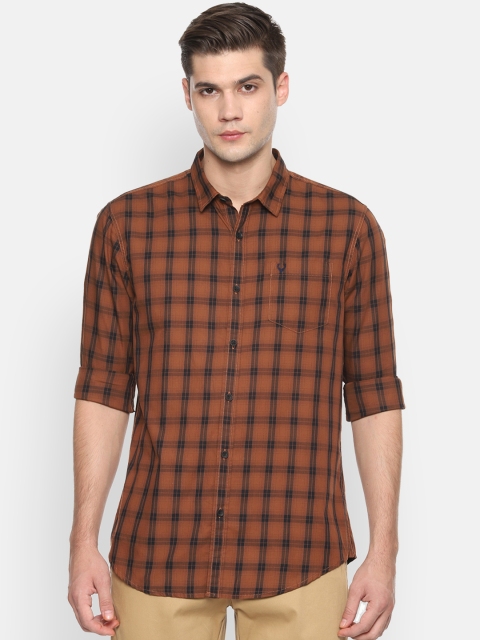

Solly Jeans Co. Men Brown & Navy Blue Regular Fit Checked Casual Shirt
