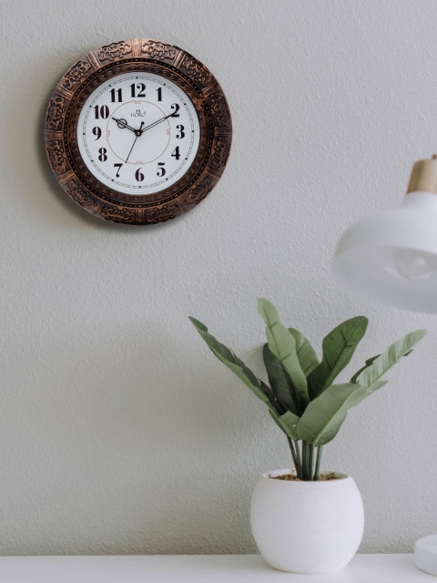 

Horo White Handcrafted Geometric Solid 35 cm Analogue Wall Clock