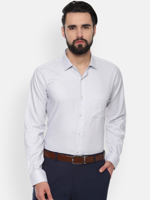 

Van Heusen Men Grey & Black Regular Fit Checked Formal Shirt