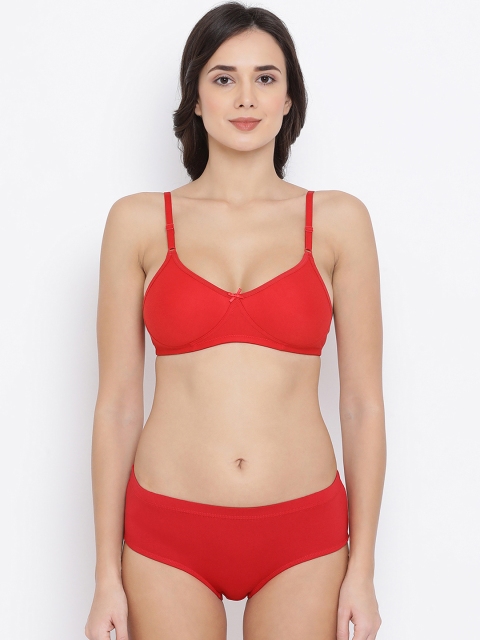 

Clovia Women Red Solid Lingerie Set COMBBP21032B