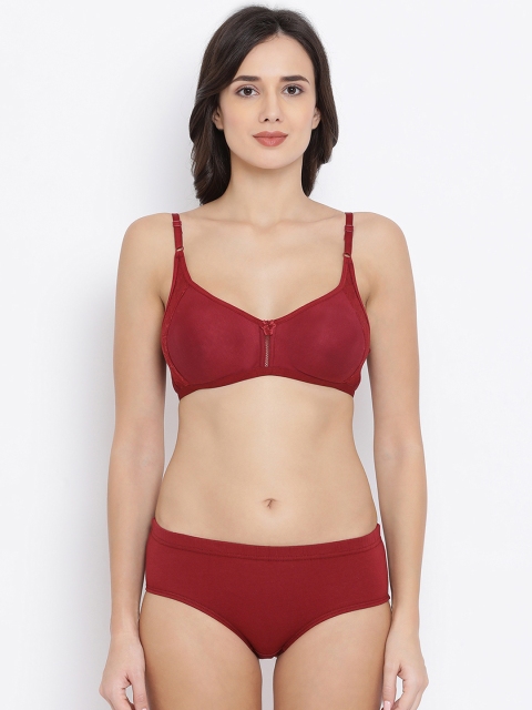 

Clovia Women Maroon Solid Lingerie Set COMBBP85132B