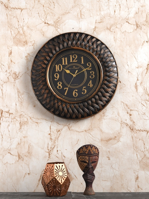 

ZANIBO Black Round Solid 39 cm Analogue Wall Clock