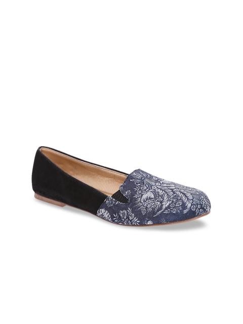 

Kanvas Women Black Printed Ballerinas