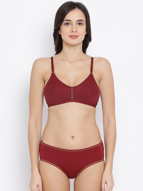 

Clovia Women Maroon Solid Lingerie Set COMBBP53232B