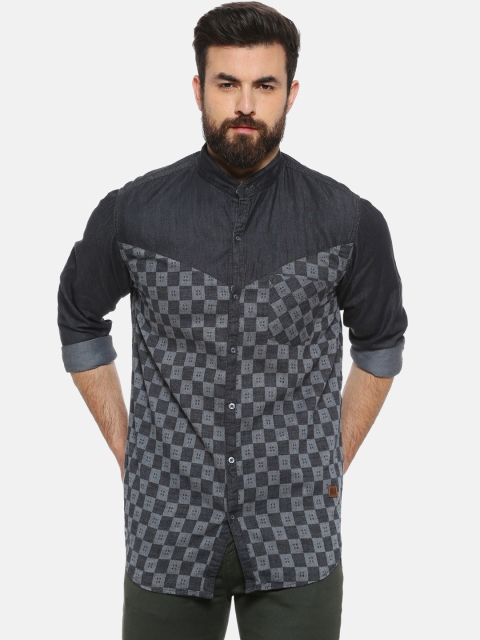 

Campus Sutra Men Charcoal Grey Regular Fit Printed Casual Shirt
