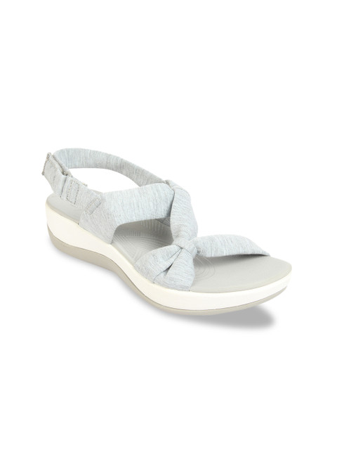 

Clarks Women Grey & White Woven Design Sandals